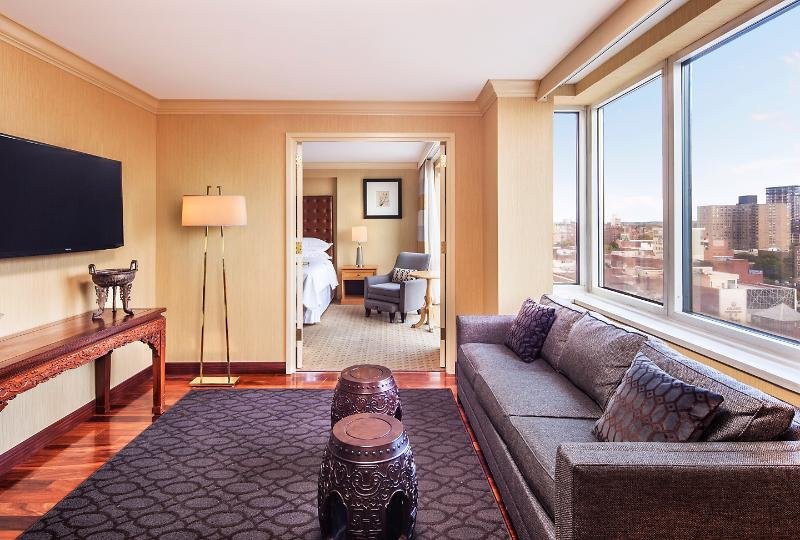 Фото Sheraton LaGuardia East Hotel