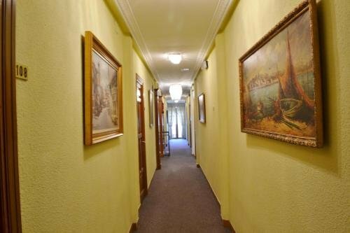 Гостиница Hostal Aribel Longinos