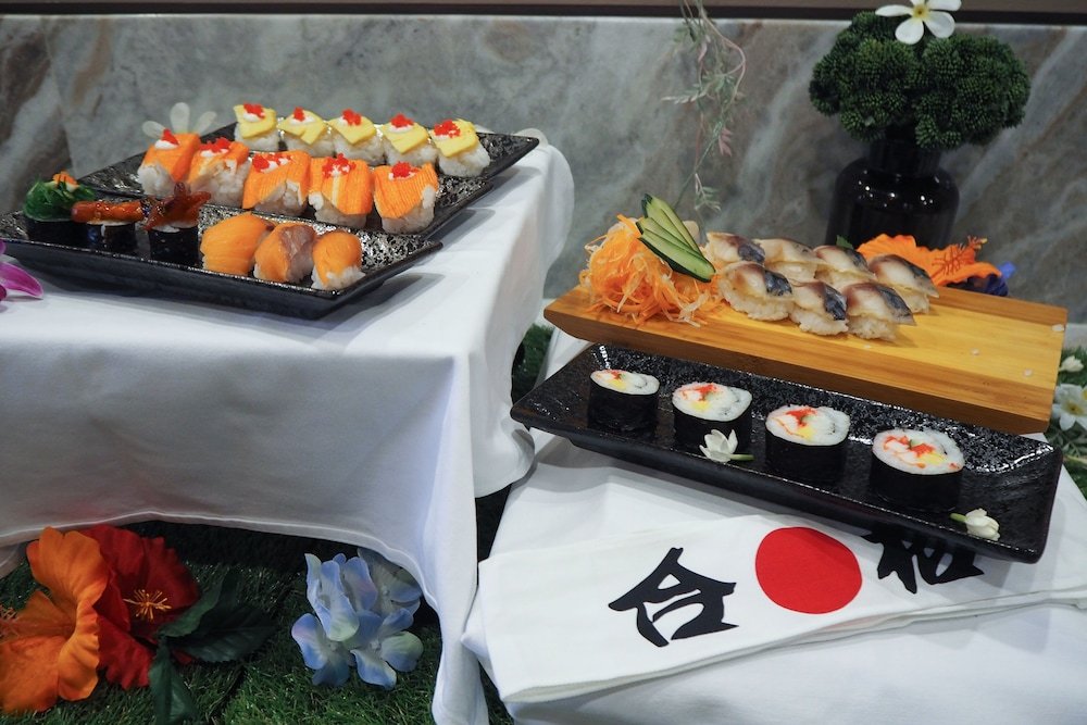 Фото Eleven Avenue Suites Bangkok