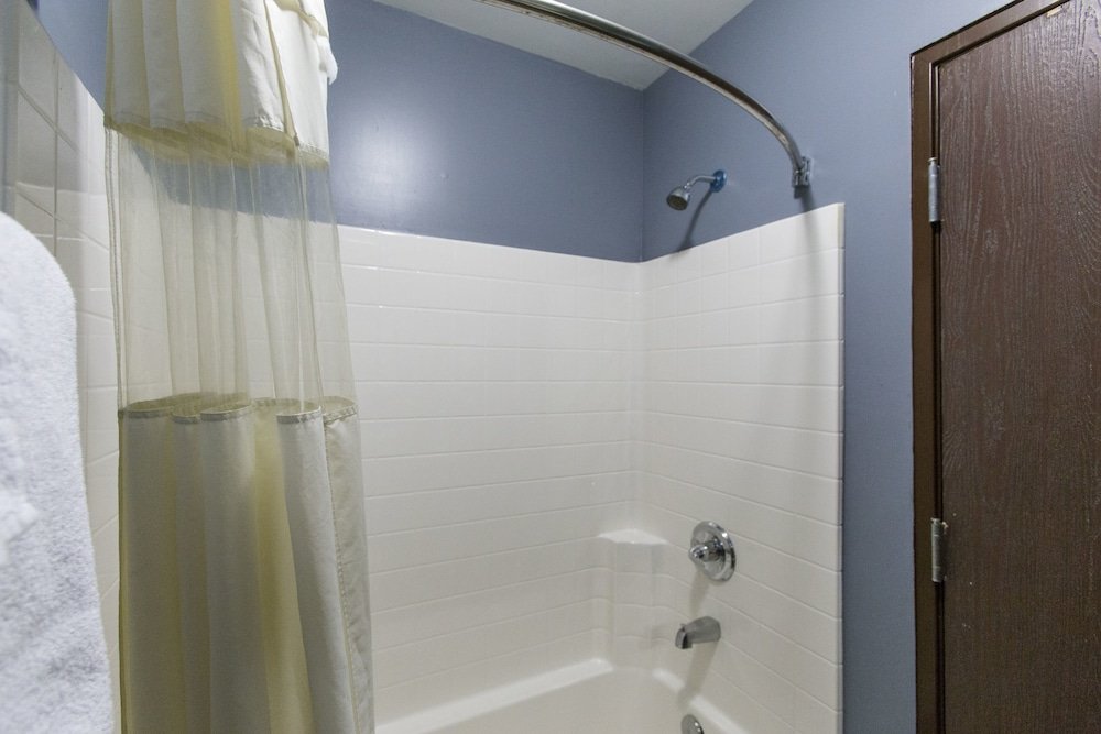 Фото Hollywood Palms Inn and Suites