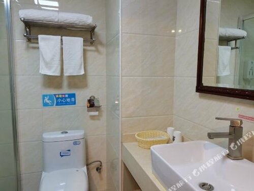 Гостиница GreenTree Alliance Guangdong Shenzhen Pinghu Avenue Jingdu Town Hotel в Дунгуани