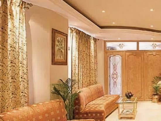 Фото Cross Roads Inn