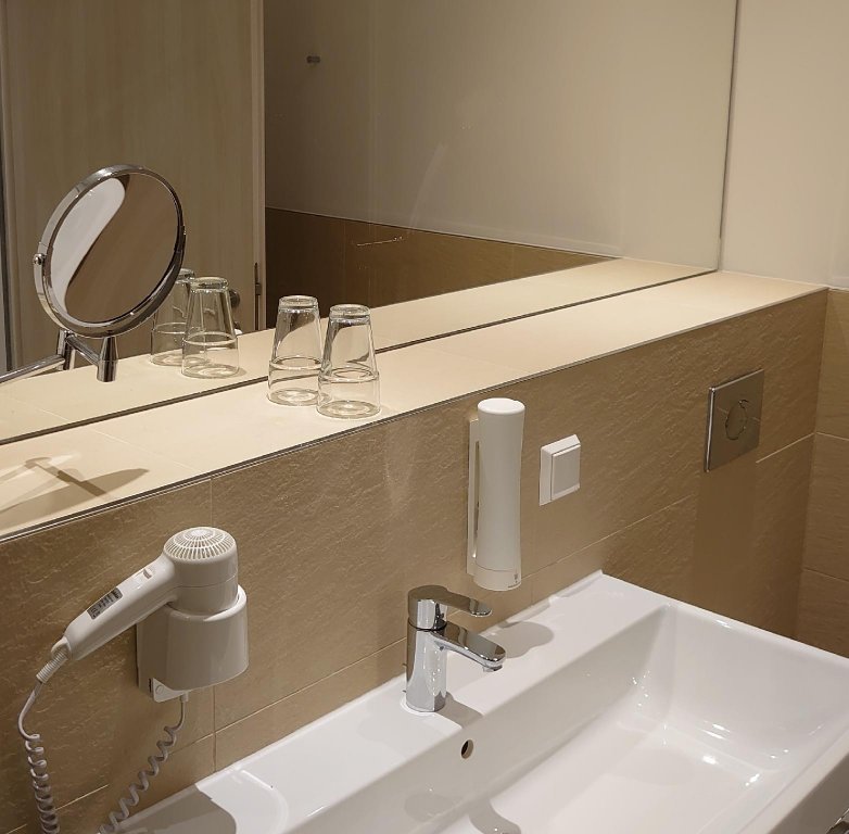 Фото Adesso Hotel Göttingen