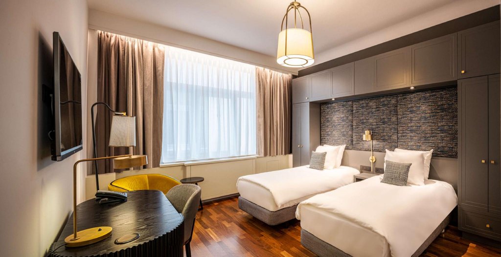 Фото DoubleTree by Hilton Brussels City