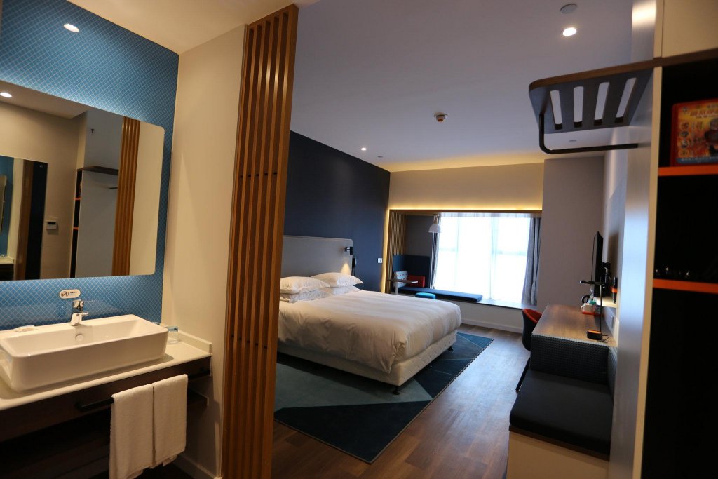 Фото Holiday Inn Express Wuhan Optical Valley, an Ihg Hotel