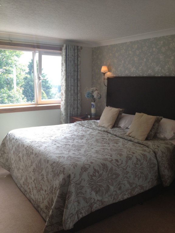 Фото Craigmhor Lodge & Courtyard