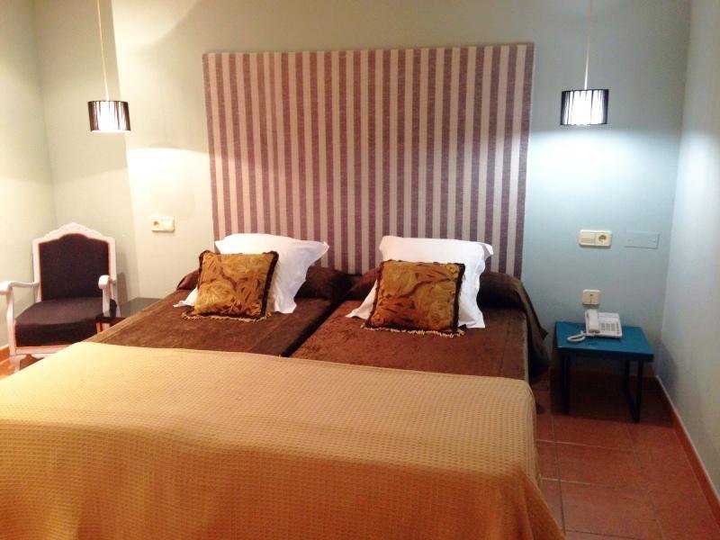 Фото Hotel Patilla Ciudad de Requena