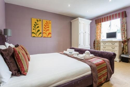 Фото Tennant Arms Hotel