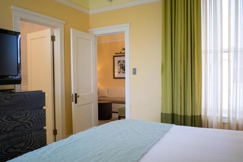 Фото Hotel deLuxe