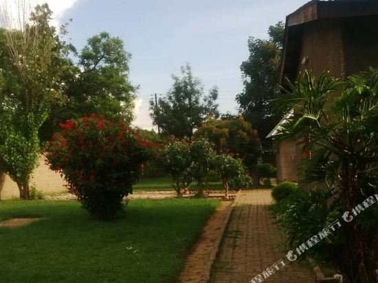 Фото отеля 2