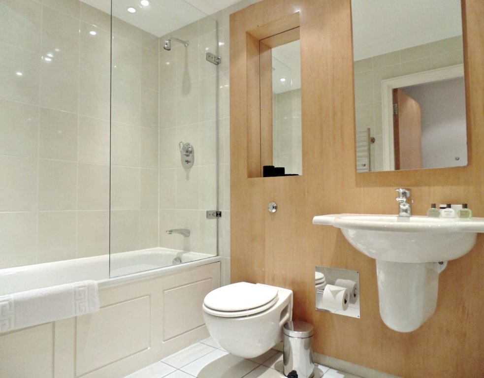 Фото Still Life Tower Hill Executive