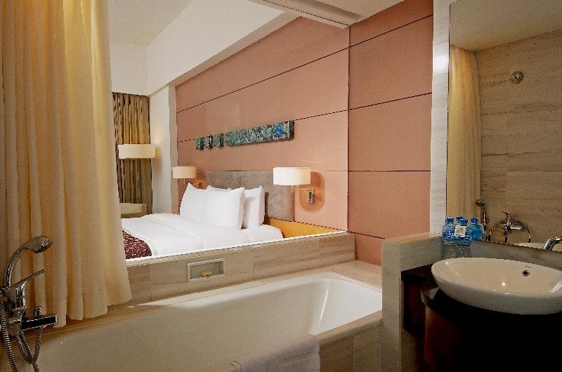 Фото Parkroyal Saigon