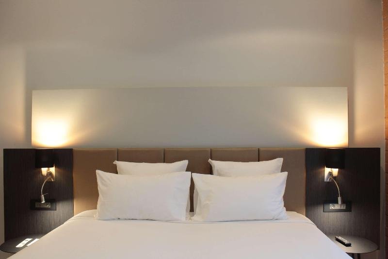 Фото Radisson Hotel Tamboho Waterfront Antananarivo