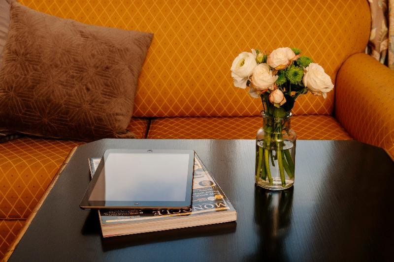 Фото Ambassador Hotel Zriuch