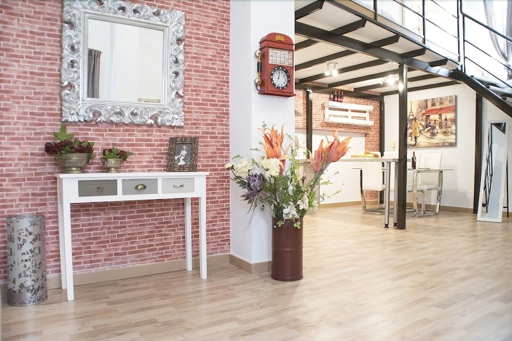 Фото Apartamentos Sevilla Palace