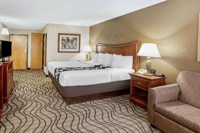 Гостиница La Quinta Inn & Suites by Wyndham Minneapolis-Minnetonka в Миннетонке