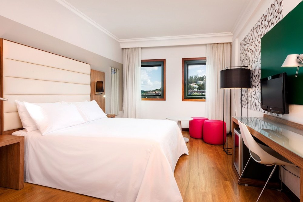 Фото Hotel Santiago Plaza Affiliated by Meliá