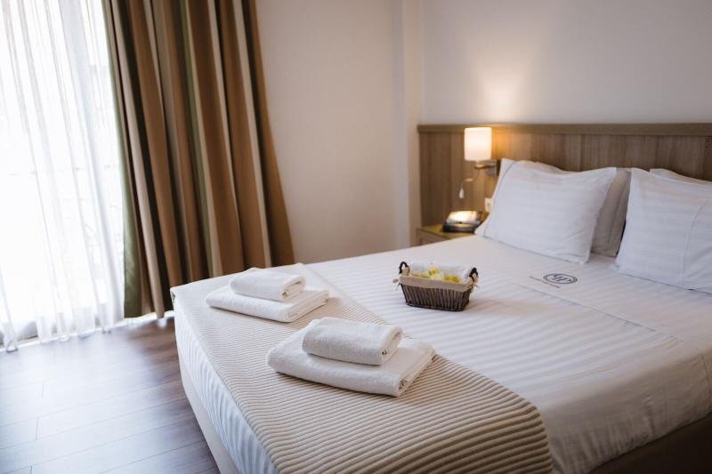 Фото Piraeus Port Hotel