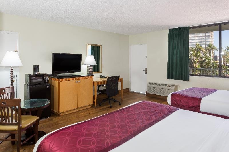 Фото Ocean Reef Hotel