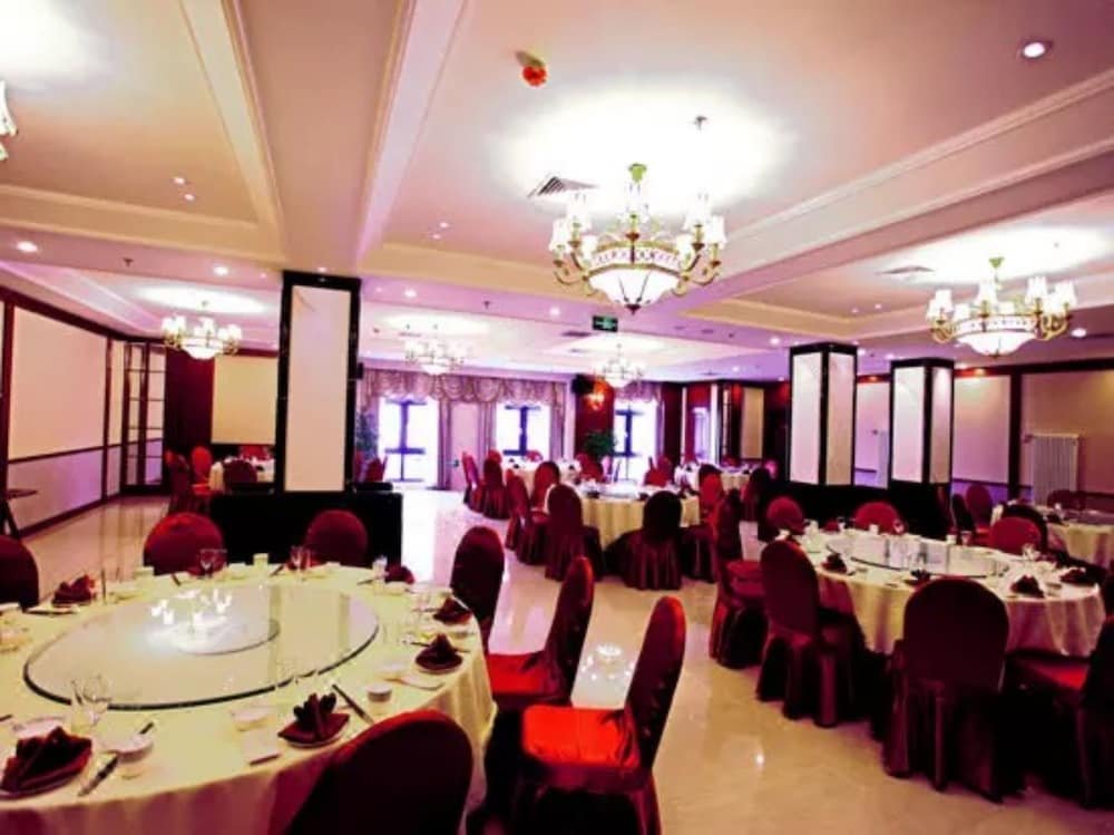 Фото Badaling Hot Spring Resort