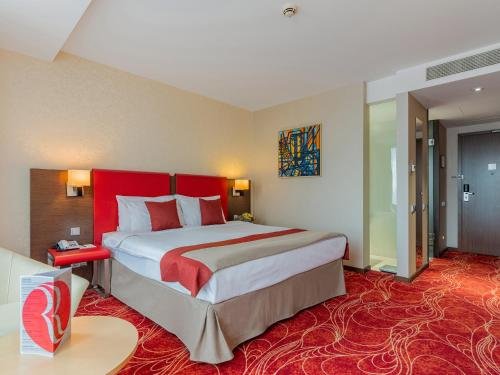 Фото Ramada by Wyndham Sibiu