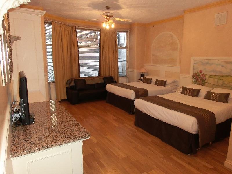 Фото Rushmore Hotel