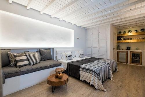 Фото Mykonian Studios