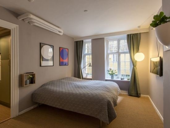 Фото The Churchill 4 - Into This Place