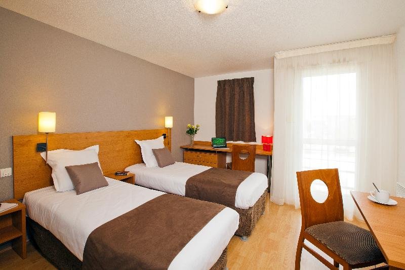 Фото Séjours et Affaires La Rochelle Les Minimes