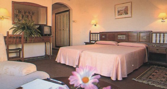 Фото Hotel Zentral Mayoral