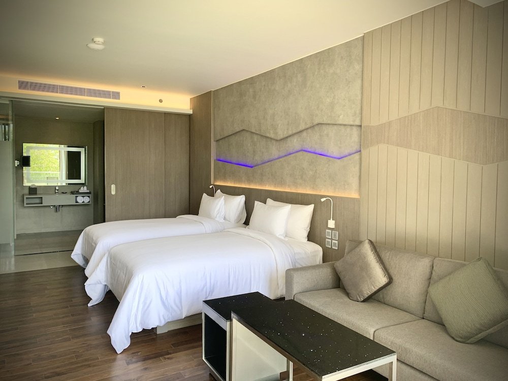 Фото Oceanfront Beach Resort