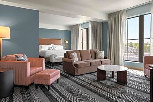 Фото The Memphian, a Tribute Portfolio Hotel