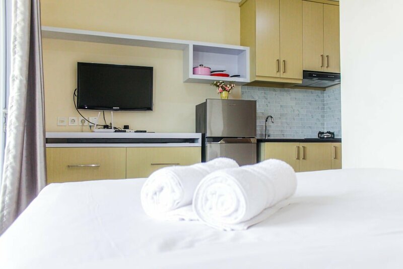 Апартаменты Good Choice And Homey Studio Apartment At B Residence
