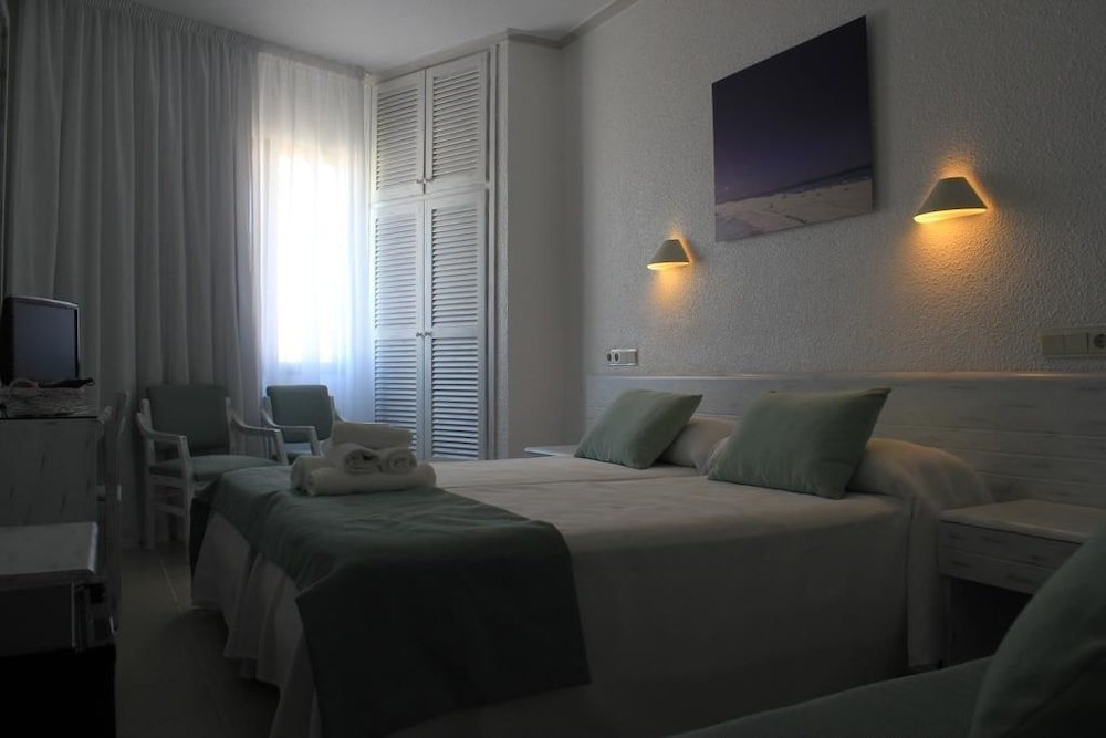 Фото Hostal Bellavista Formentera