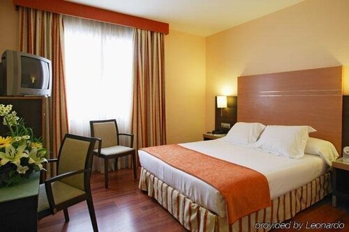 Внешний вид отеля Hotel Blanca de Navarra в Памплоне, фото 4