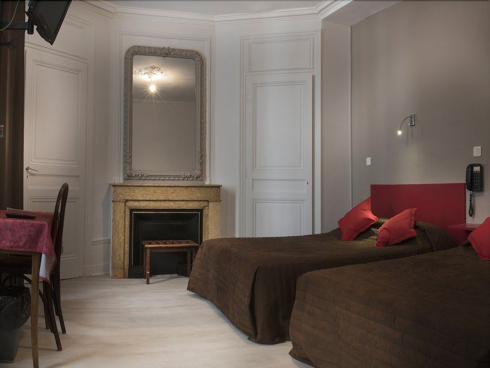 Фото Hôtel Moderne