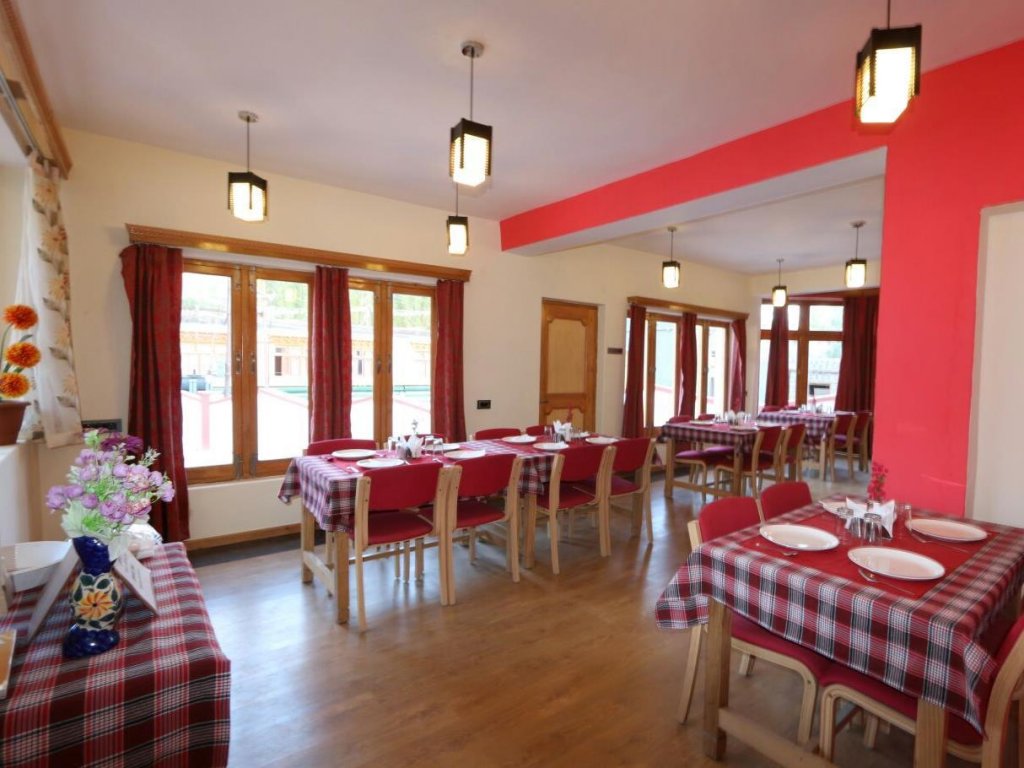 Фото Hotel Ladakh Inn