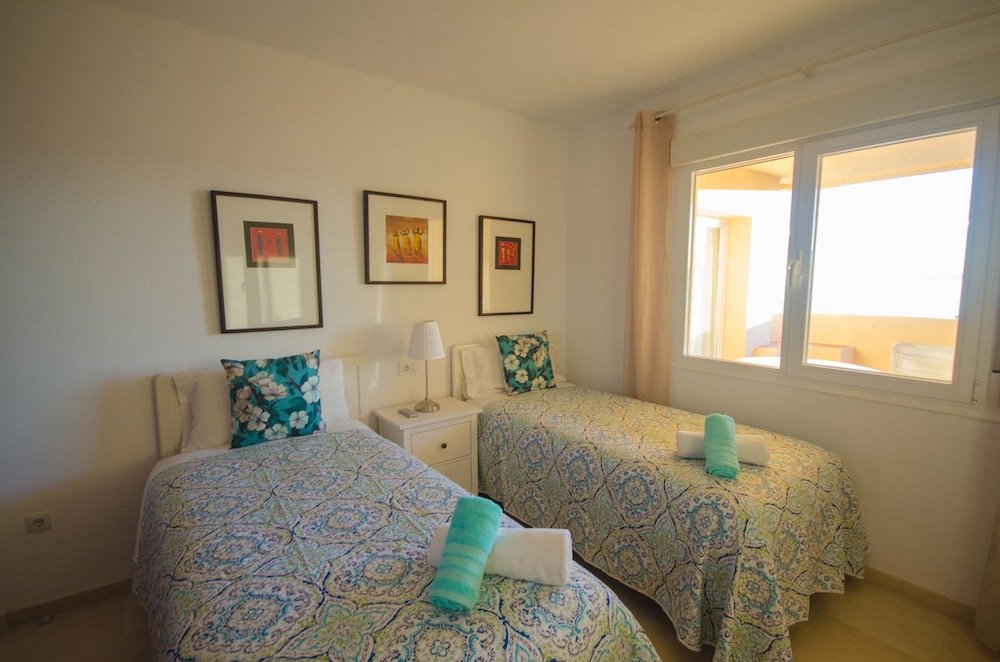 Фото 3 Bedroom Apartment With Private Pool