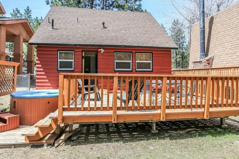 Апартаменты Lake Cottage
