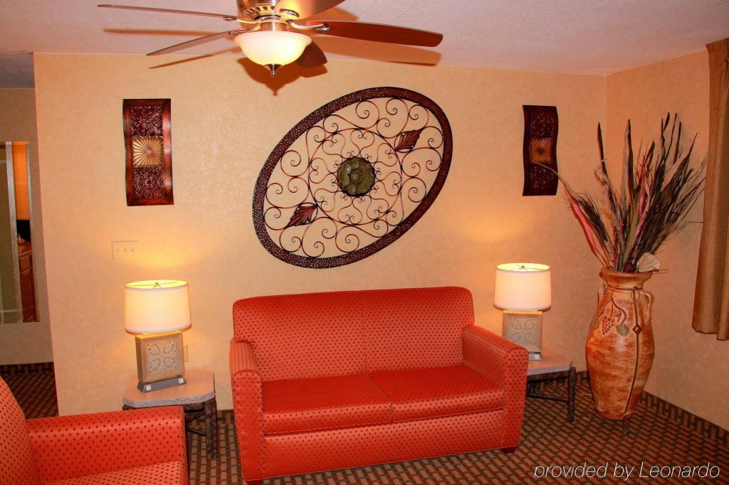 Фото Comfort Inn & Suites Surprise Near Sun City West