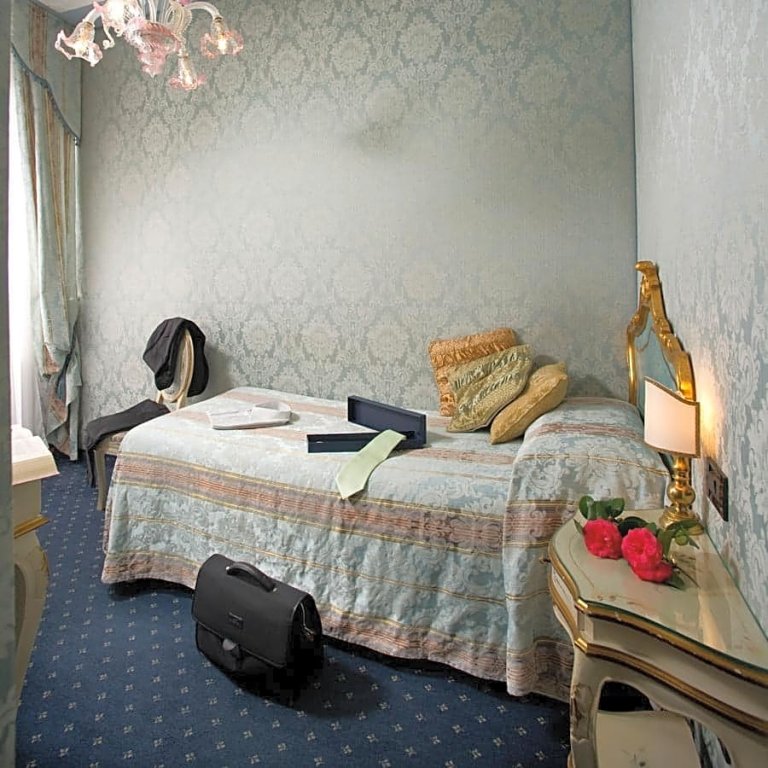 Фото Hotel Carlton on the Grand Canal