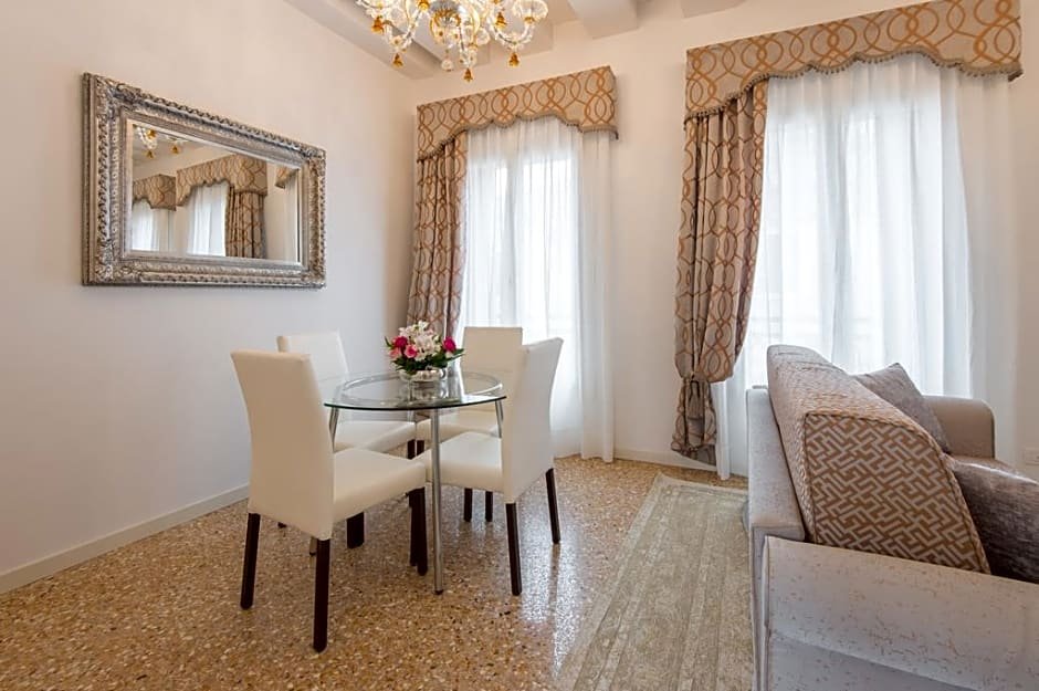 Фото San Teodoro Palace Luxury Apartments