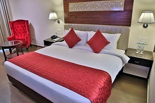 Фото Clarion Inn Sevilla