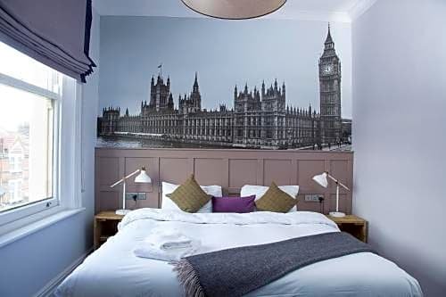 Фото The Station Hotel