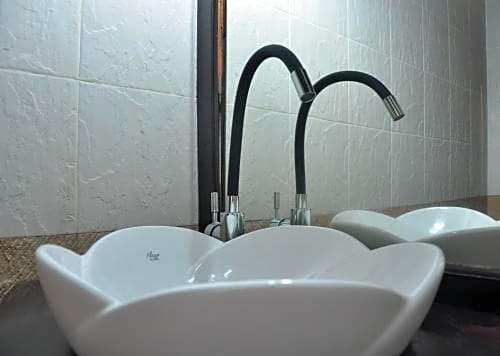 Фото Sokdee City Hotel