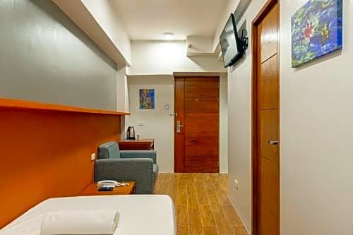 Фото IHotel Uptown Bgc