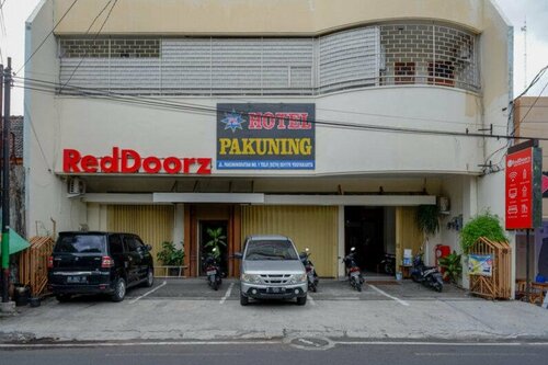 RedDoorz Plus near Tugu Jogja