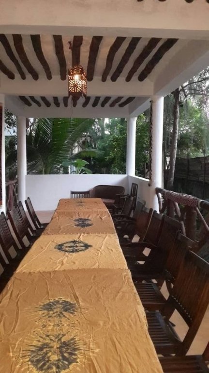 Фото Casa Umoja Guesthouse