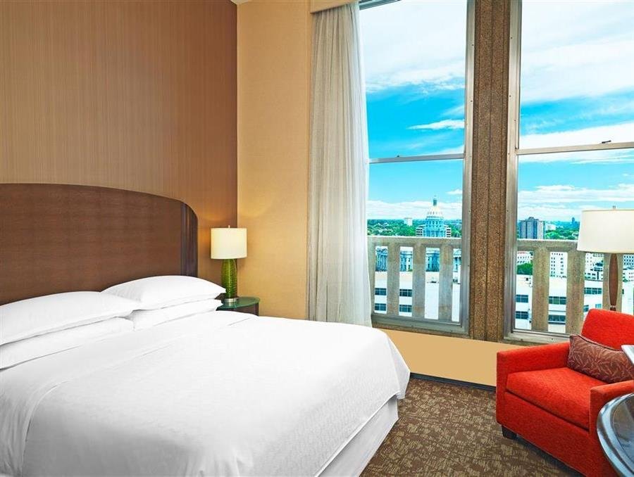 Фото Sheraton Denver Downtown Hotel