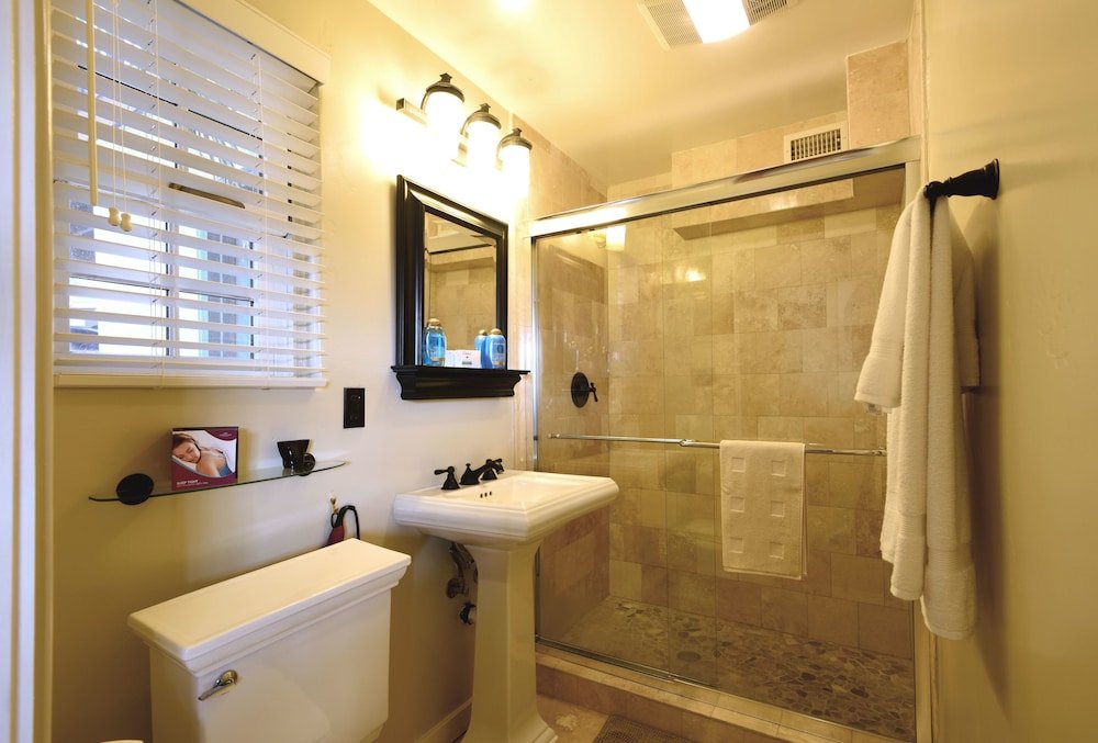 Фото Open and Sunny in San Diego by RedAwning